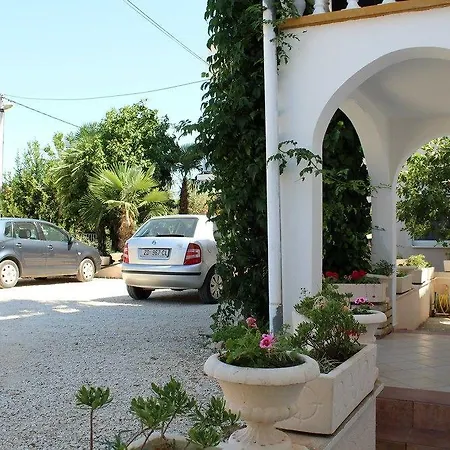 Πανσιόν Vilma 3*